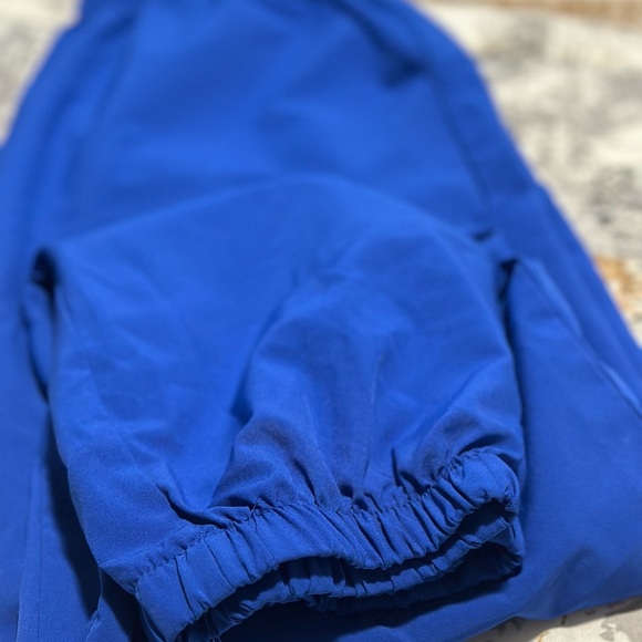 Women’s Scrub Set - Picture 5 of 5